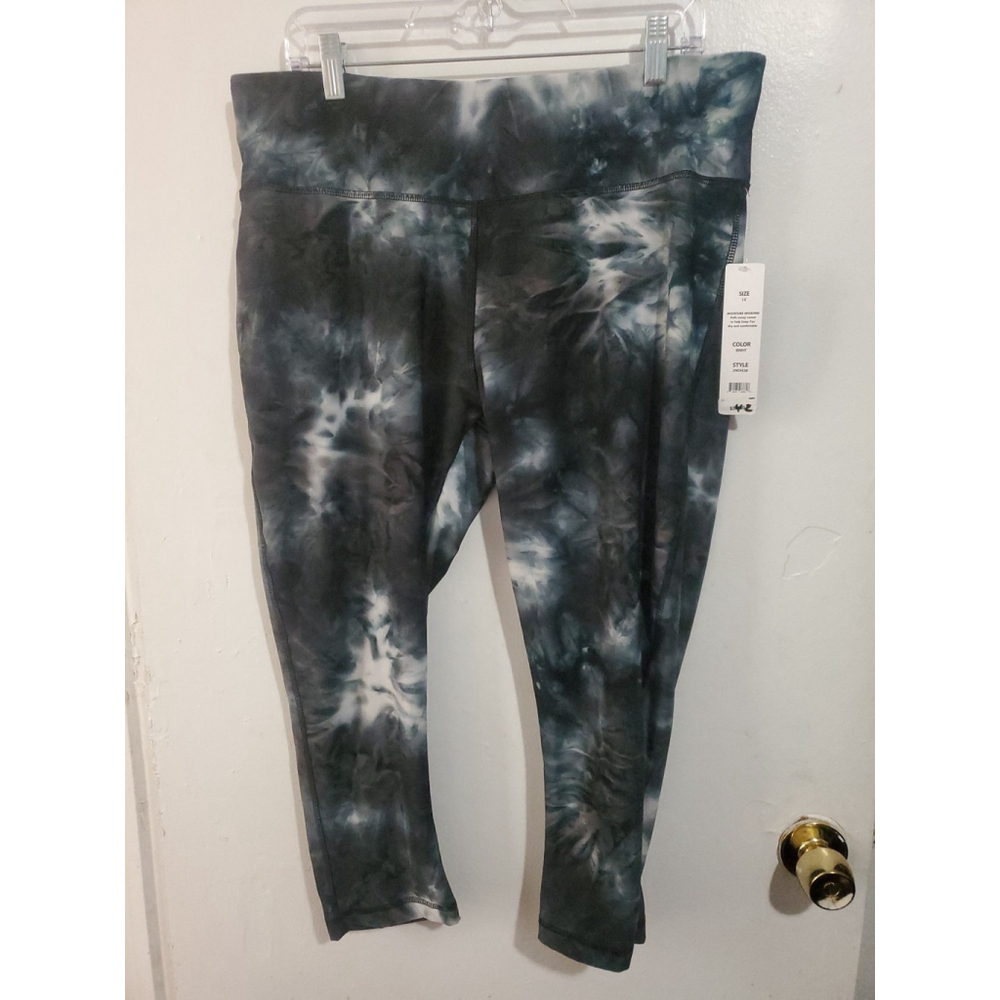 Vogo Athletics Tie Dye Capri Leggings NWT Size 1X